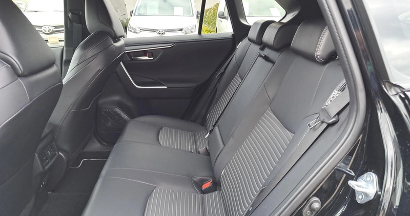 Toyota RAV4 cena 169900 przebieg: 55798, rok produkcji 2021 z Józefów małe 172